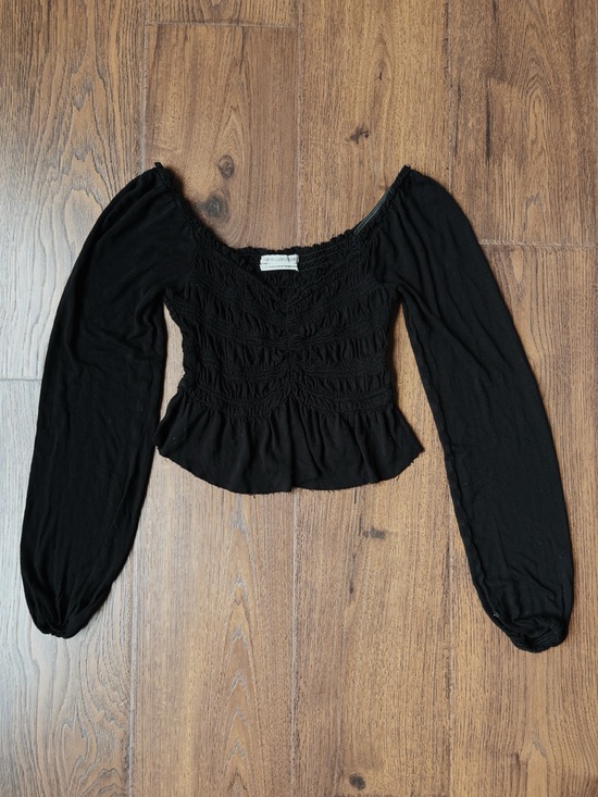 Urban Outfitters UO Shaina Ruched Smocked Ruffled Long Sleeve Crop Top in Black - Picture 3 of 5